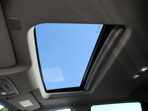 Used 2025 GMC Sierra 3500 Denali w/ Denali Reserve Package image 24