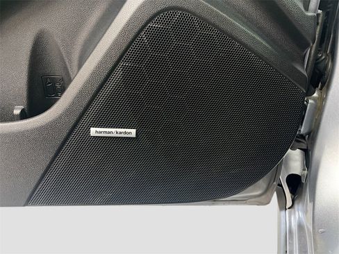 Used 2024 Subaru Crosstrek 2.5i Limited w/ Crosstrek Mirror Package image 18