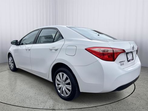 Used 2017 Toyota Corolla LE FWD image 10