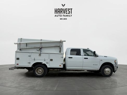 Used 2022 RAM 3500 Tradesman w/ Chrome Appearance Group AWD/4WD image 8