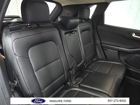 Used 2022 Ford Escape SEL image 19
