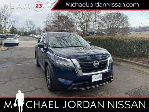 Certified 2022 Nissan Pathfinder SV w/ SV Premium Package image 1