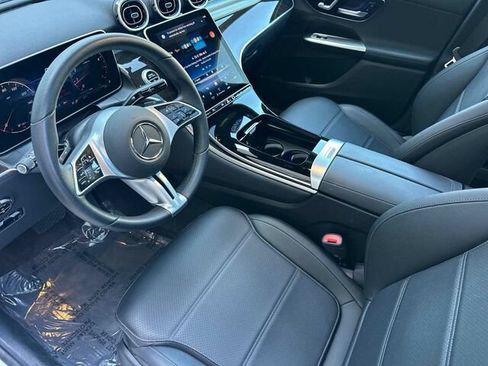 Used 2025 Mercedes-Benz GLC 300 image 10