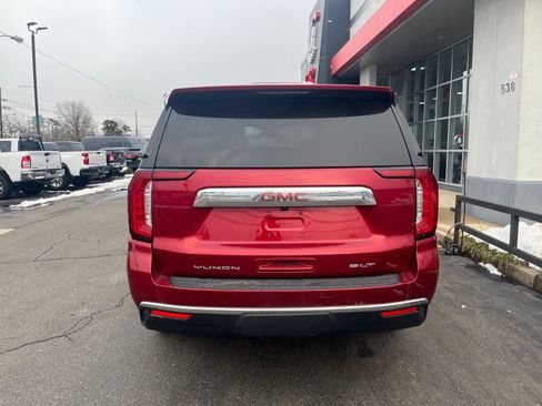 Used 2023 GMC Yukon SLT AWD/4WD image 6