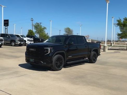 Used 2023 GMC Sierra 1500 Elevation w/ LPO, Elevation Black Package image 3