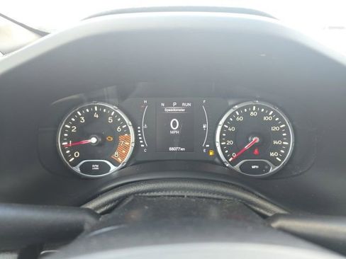 Used 2019 Jeep Renegade Latitude image 12