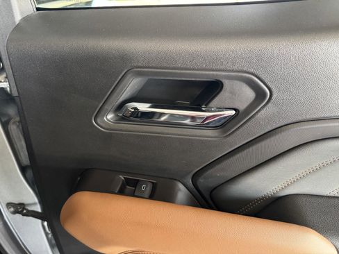 Used 2025 GMC Canyon AT4 w/ Nightfall Edition image 35