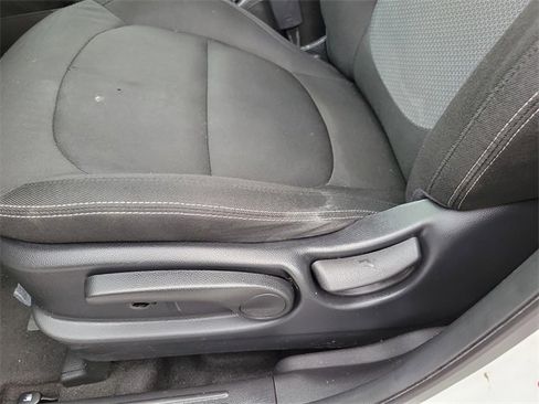 Used 2019 Kia Soul + image 9