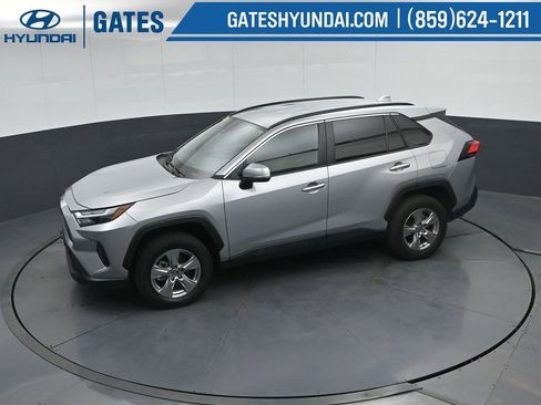 Used 2025 Toyota RAV4 XLE AWD/4WD image 49