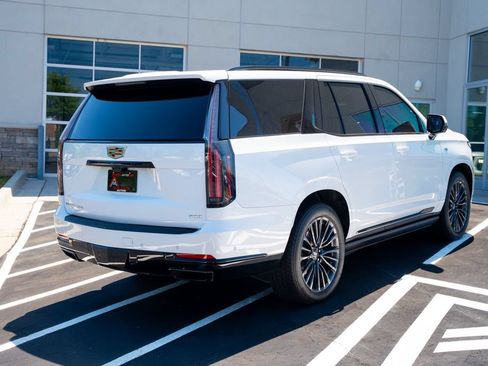 Used 2025 Cadillac Escalade Sport Platinum AWD/4WD image 12