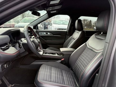 Used 2025 Ford Explorer ST-Line w/ ST-Line Street Pack AWD/4WD image 14