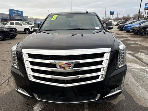 Used 2018 Cadillac Escalade Luxury image 6