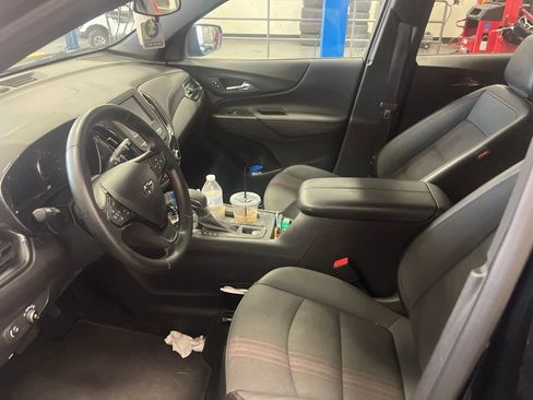 Used 2023 Chevrolet Equinox RS FWD image 4