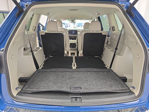 Used 2025 Volkswagen Atlas SE FWD image 13