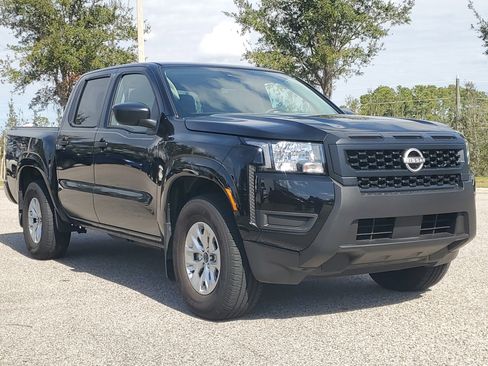 Certified 2025 Nissan Frontier S image 3