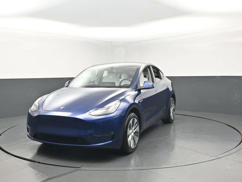 Used 2023 Tesla Model Y Long Range AWD/4WD image 5