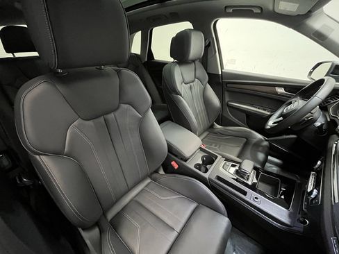 Used 2023 Audi Q5 e Premium Plus w/ Premium Plus Package image 12