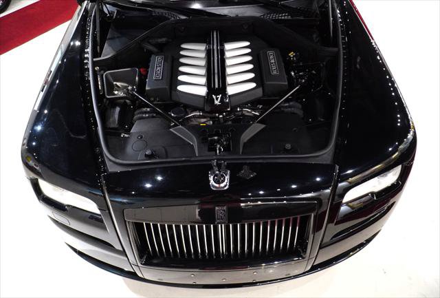 Used 2017 Rolls-Royce Ghost RWD image 33