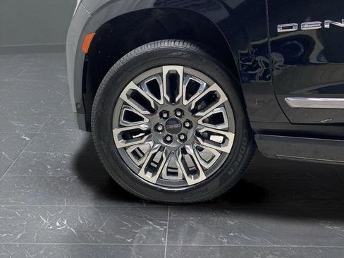 Used 2023 GMC Yukon XL Denali Ultimate AWD/4WD image 38