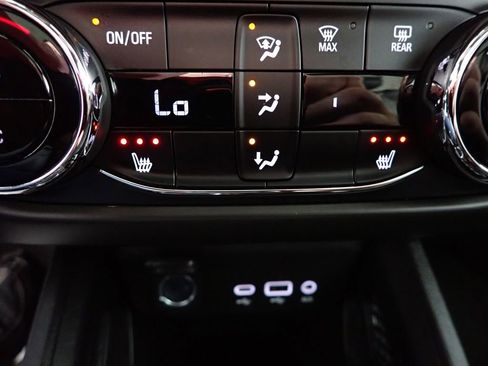 Used 2021 Chevrolet TrailBlazer ACTIV w/ Sun and Liftgate Package image 3