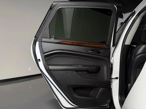 Used 2013 Cadillac SRX Luxury w/ Driver Awareness Package FWD image 16