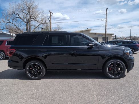 Used 2024 Ford Expedition Limited AWD/4WD image 5