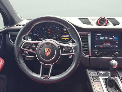 Used 2018 Porsche Macan Sport Edition AWD/4WD image 12