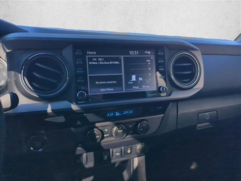 Used 2021 Toyota Tacoma TRD Sport image 9