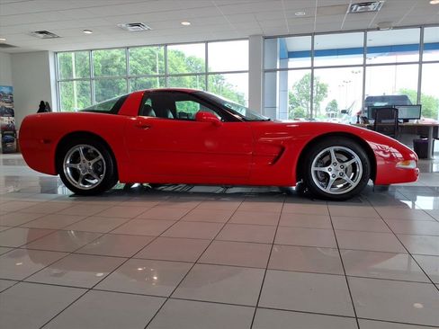 Used 2001 Chevrolet Corvette Coupe RWD image 11