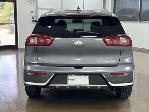 Used 2017 Kia Niro EX FWD image 6