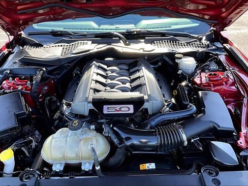 Used 2017 Ford Mustang GT Premium w/ Black Accent Package RWD image 9