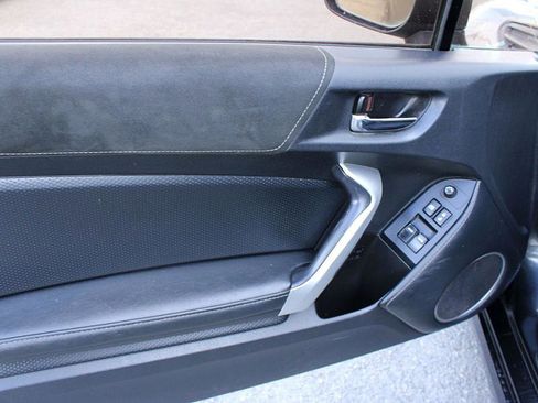 Used 2017 Toyota 86 image 10