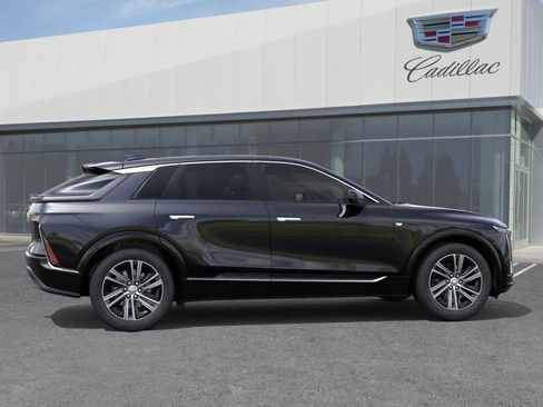 New 2025 Cadillac Lyriq Luxury image 6
