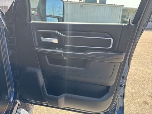Used 2024 RAM 2500 Big Horn AWD/4WD image 14