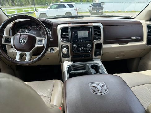 Used 2018 RAM 1500 Laramie w/ Convenience Group AWD/4WD image 13
