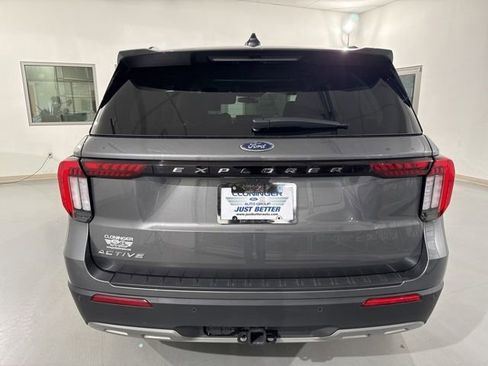 Used 2025 Ford Explorer Active w/ Active Comfort Package image 10