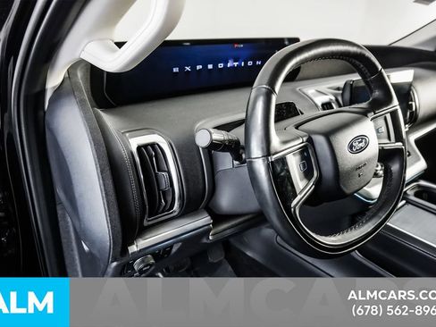 Used 2025 Ford Expedition Max Platinum AWD/4WD image 36