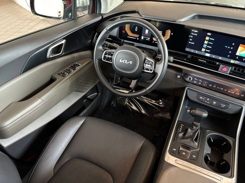 Used 2026 Kia Carnival FWD image 36