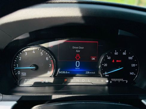 Used 2022 Ford Explorer XLT image 13