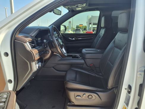 Used 2022 GMC Yukon Denali AWD/4WD image 24