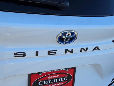 Certified 2024 Toyota Sienna XSE image 30