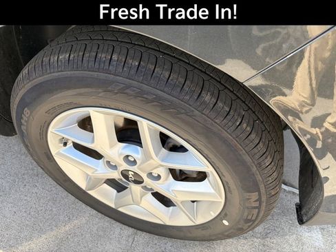 Certified 2025 Kia Soul LX image 6