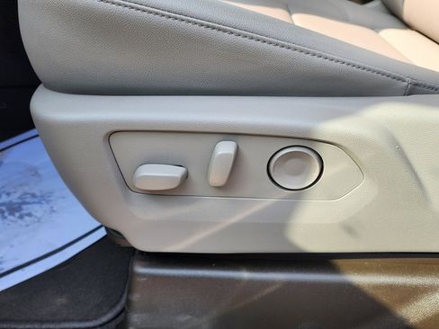 New 2026 GMC Sierra 1500 SLT w/ SLT Premium Plus Package image 18