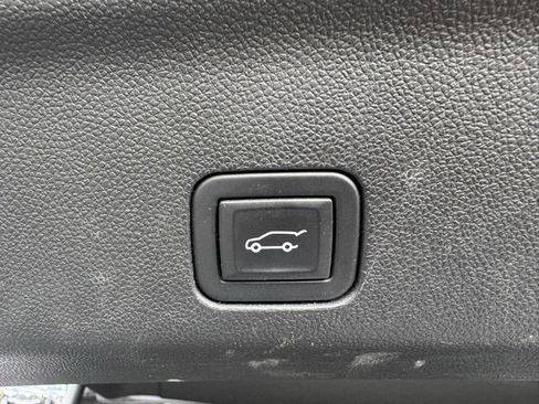 Used 2024 Chevrolet Suburban LT w/ LT Signature Plus Package image 12