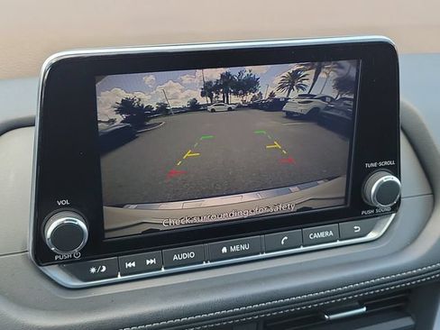Used 2023 Nissan Rogue SV FWD image 27