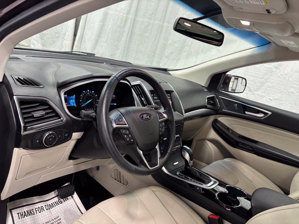 Used 2018 Ford Edge Titanium w/ Equipment Group 301A AWD/4WD image 15