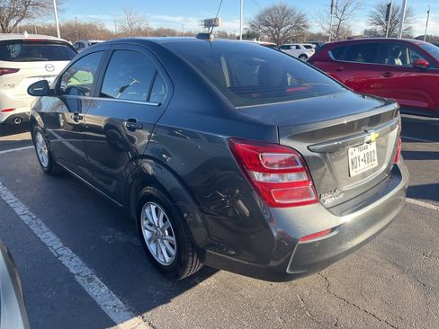 Used 2018 Chevrolet Sonic LT w/ Convenience Package image 4