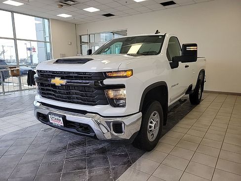 Used 2025 Chevrolet Silverado 2500 W/T w/ WT Convenience Package image 2