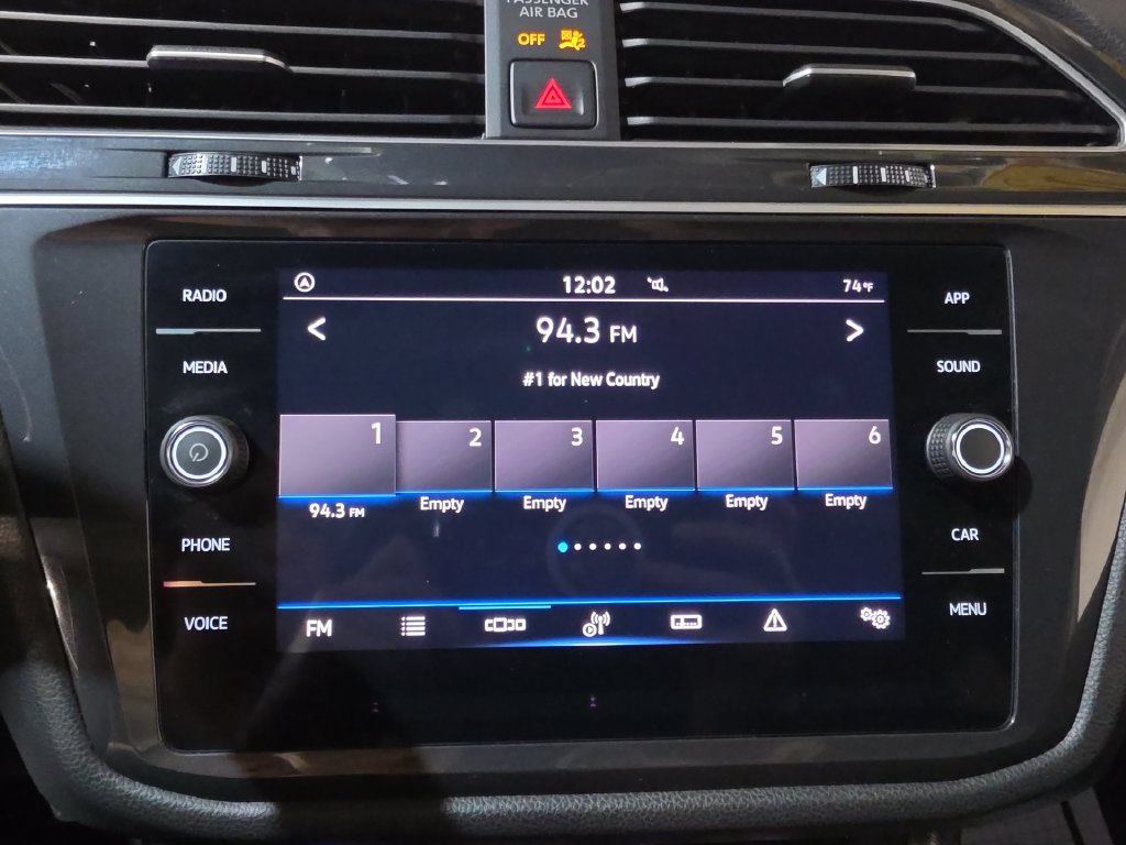 Used 2024 Volkswagen Tiguan SE FWD image 12
