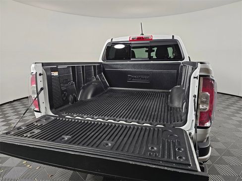 Used 2022 GMC Canyon Elevation image 16